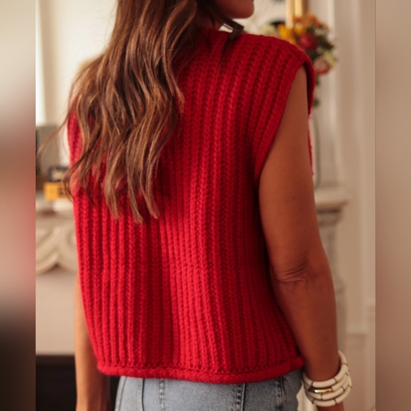 Shiloh Luxe Knit Vest - Deep Red - Picture 4 of 5